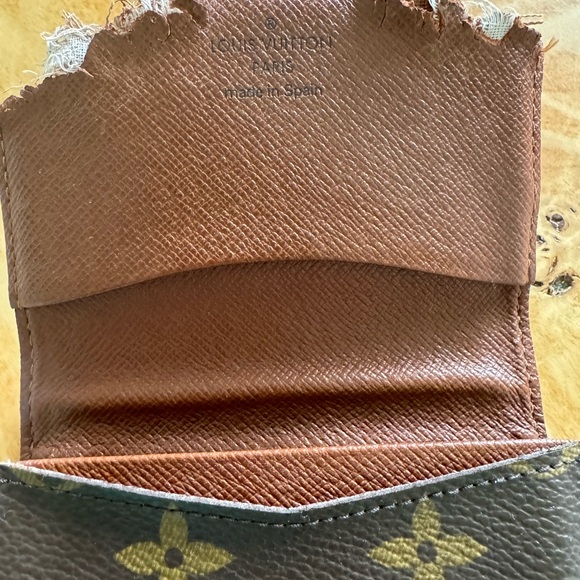 Louis Vuitton vintage monogram canvas card case - dog bites - Picture 7 of 7